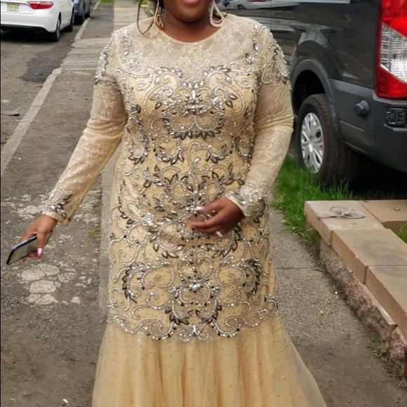 KRASIVA GOLD LONG DRESS - Picture 2 of 4